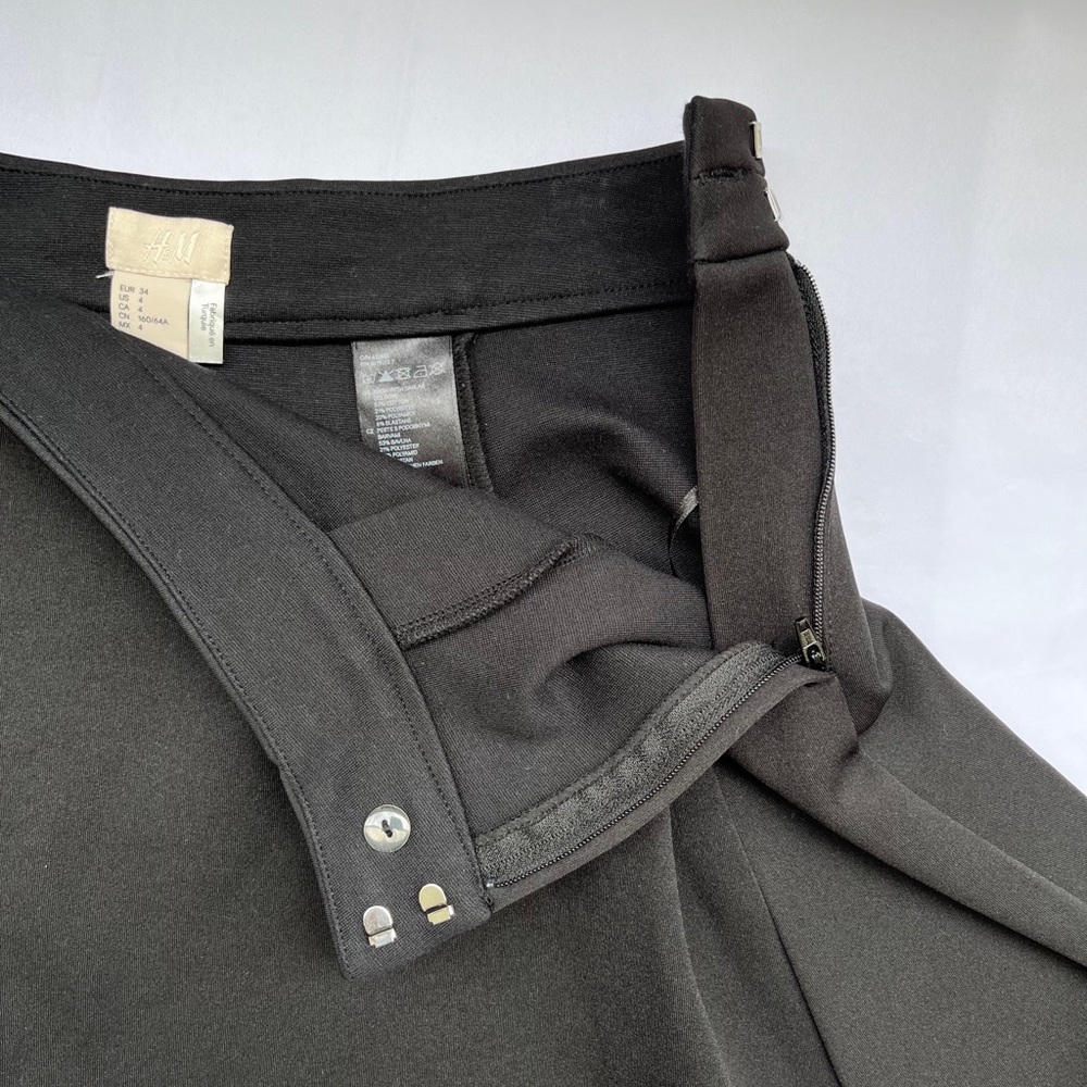 H&M | Structured Mini Skirt - Picture 5 of 14